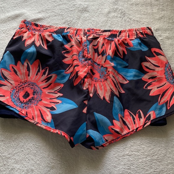 Aerie Shorts - Picture 3 of 4